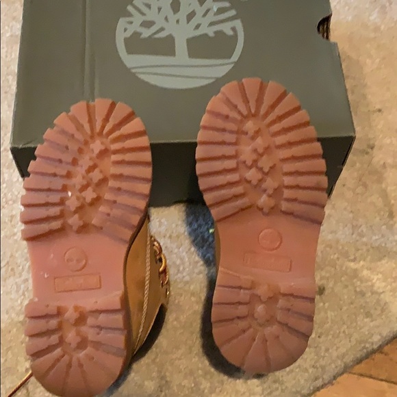 Boots - Picture 3 of 6